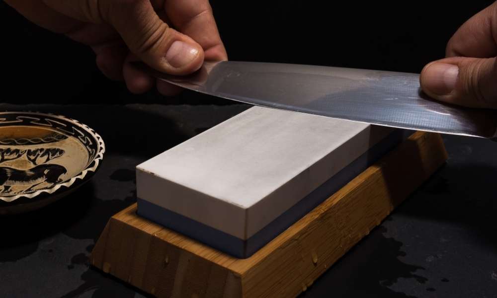 How To Use A Sharpening Steel  To Sharpen Kitchen Knives
