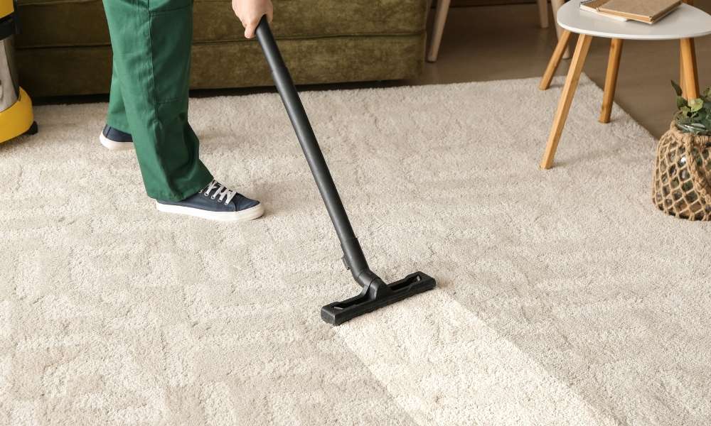Vacuum Your Carpet And Clean