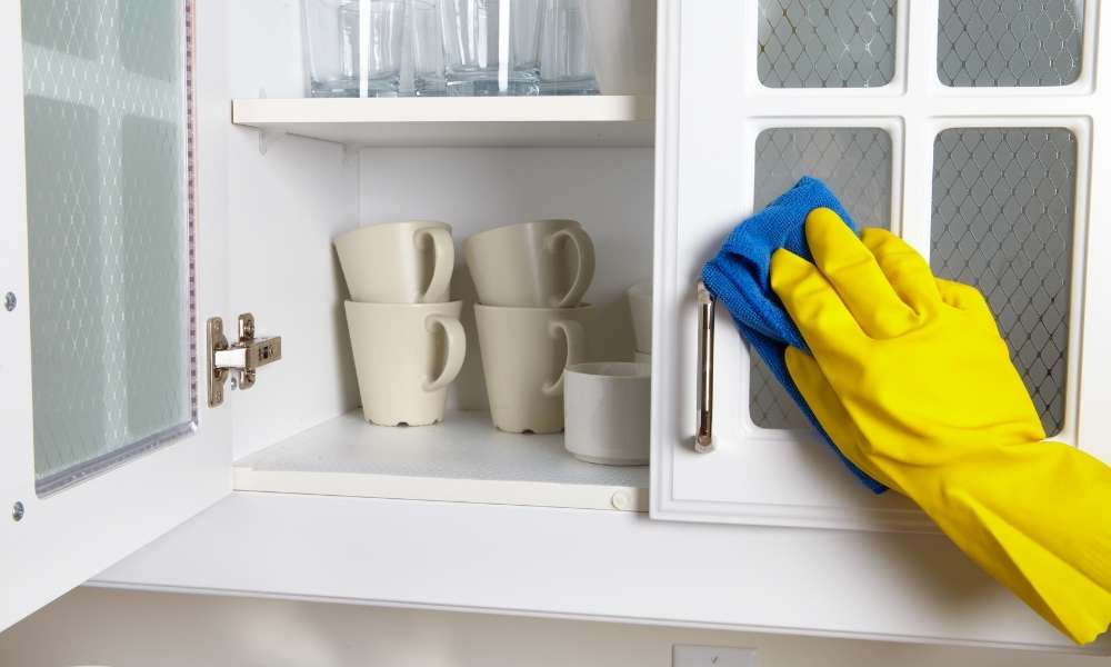 Clean The Contents To Clean Kitchen Cabinets