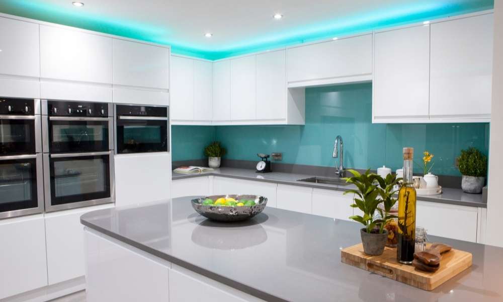 Use Color  To Make A Small Kitchen Look Bigger