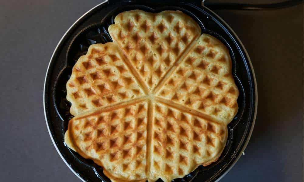 The Importance Of Cleaning The Built-Up Grease Of The Waffle Iron